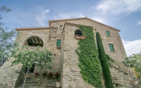 The accommodation is on the first and second floor